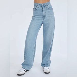 Aritzia Levi’s High Loose